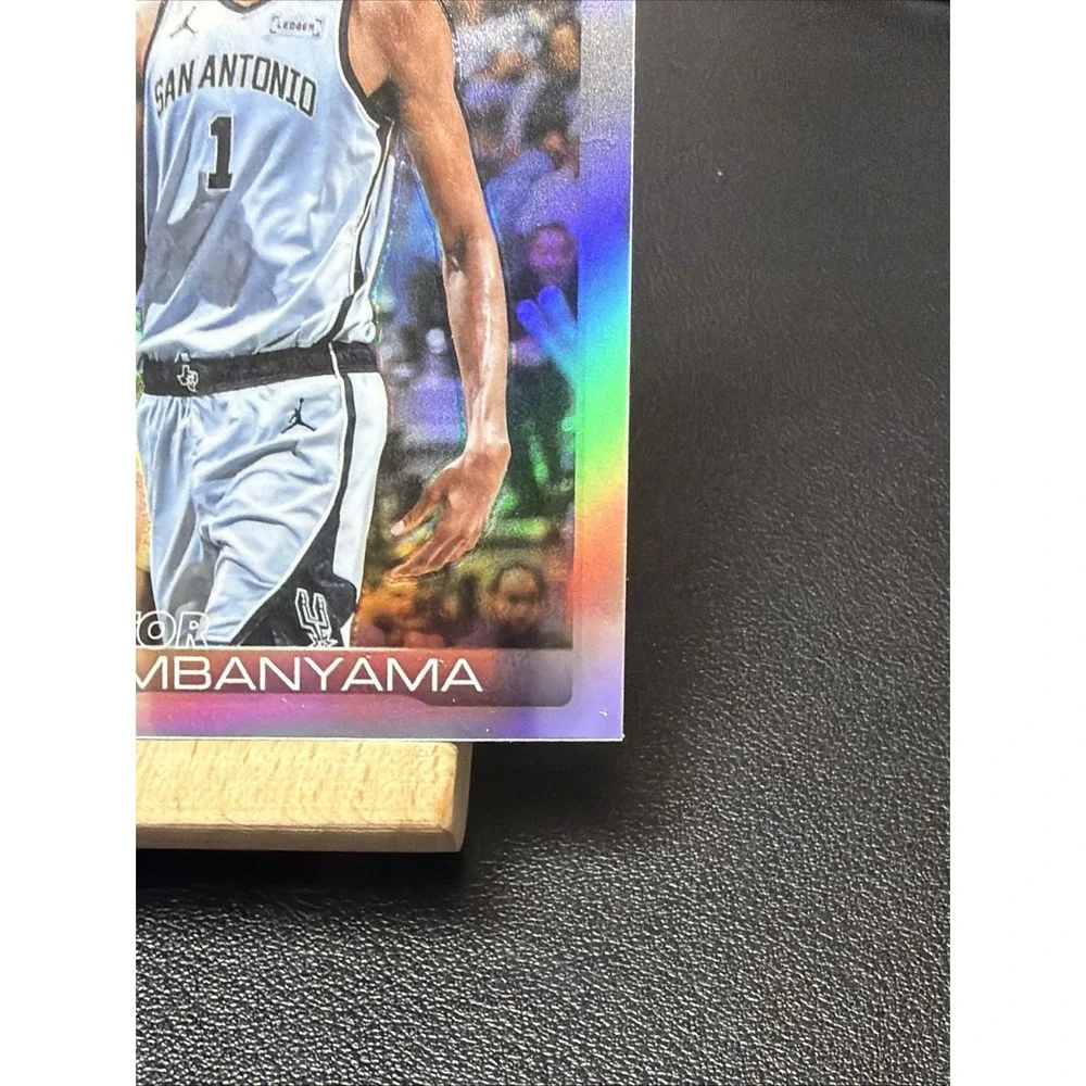 2025-26 Topps Chrome Update Series- Victor Wembanyama #22 Refractor U